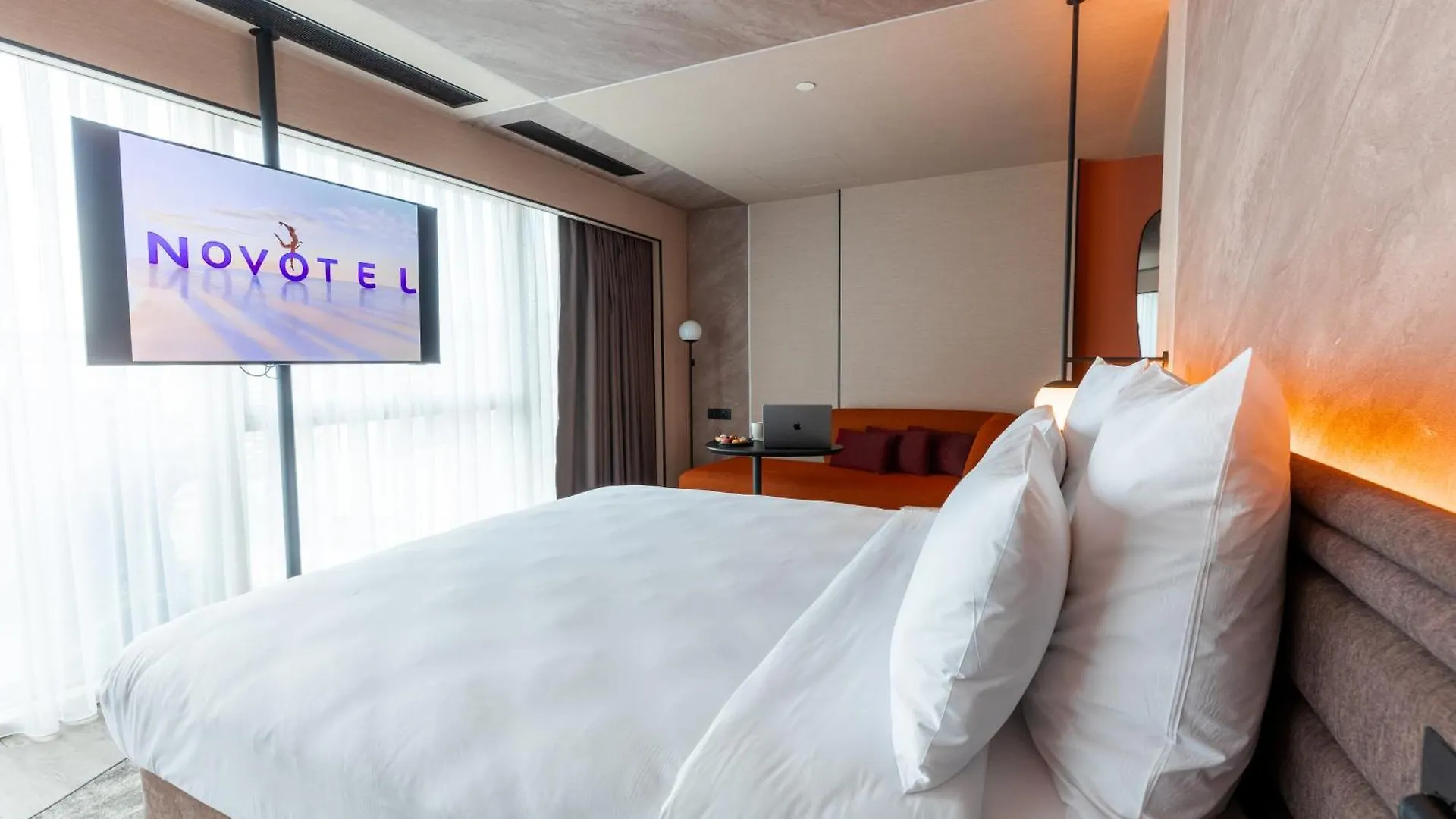 Novotel Istanbul Bomonti 5*,