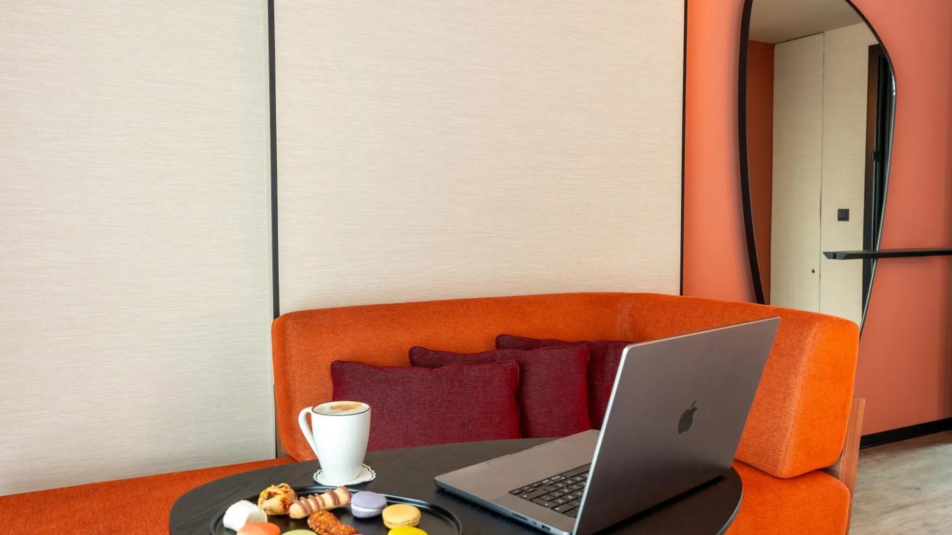 Novotel Istanbul Bomonti 5*,