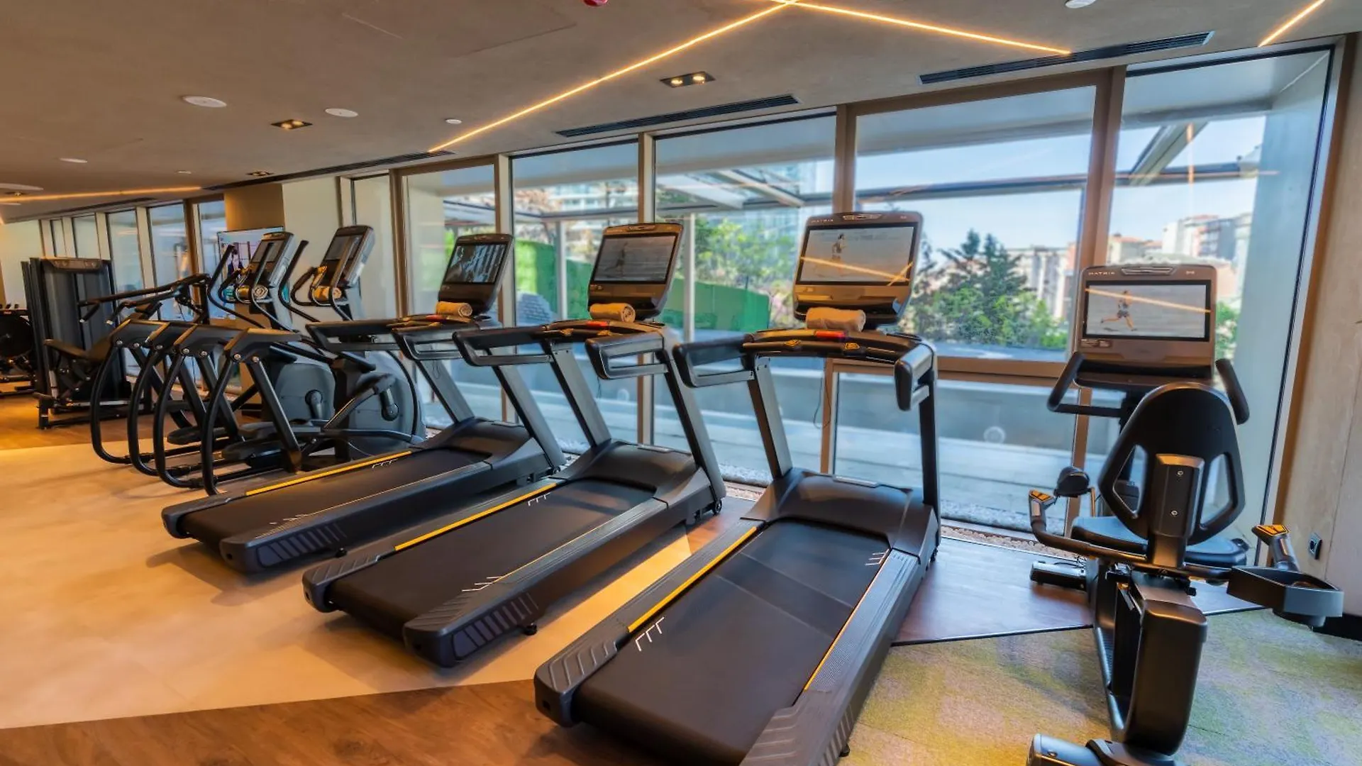 Novotel Istanbul Bomonti 5*,